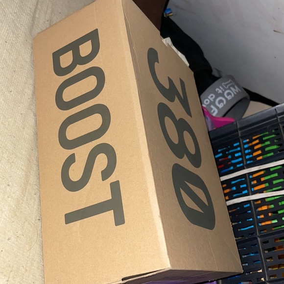 380 Boost Yeezy’s - Picture 2 of 7